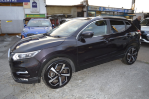 2018 Nissan Qashqai 1.2 Dig-T Tekna in Black — image 5