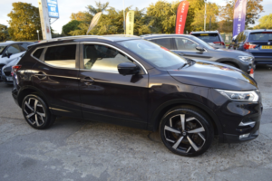 2018 Nissan Qashqai 1.2 Dig-T Tekna in Black — image 6