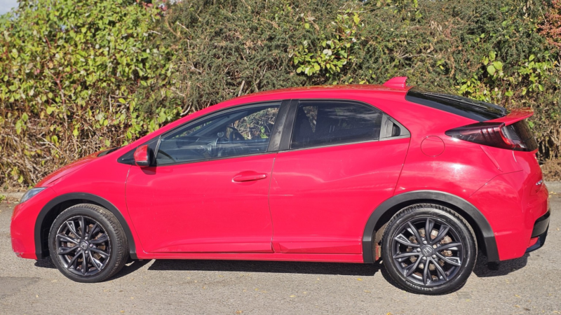 2016 Honda Civic 1.6 I-Dtec Sport in Red — image 1