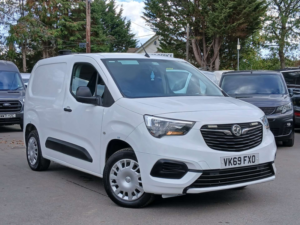 2020 Vauxhall Combo 1.5 Turbo D 2000 Sportive Panel Van 4dr Diesel Manual L1 H1 Euro 6 (s/s) (100 Ps) in White — image 3