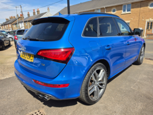 2013 Audi Sq5 3.0 Bitdi V6 SUV 5dr Diesel Tiptronic Quattro Euro 5 (s/s) (313 Ps) in Blue — image 4