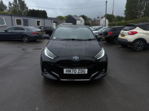 2020 Toyota Yaris 1.5 Vvt-H Dynamic E-CVT Euro 6 (s/s) 5dr in Black — image 2
