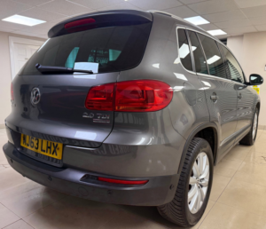 2013 Volkswagen Tiguan 2.0 Tdi Bluemotion Tech Match SUV 5dr Diesel DSG 4WD Euro 5 (s/s) (140 Ps) in Grey — image 4