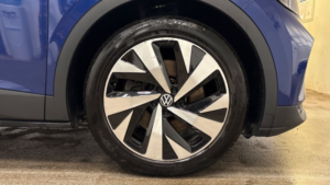 2021 Volkswagen Id.4 Pro Performance 77kwh 1st Edition SUV 5dr Electric Auto (204 Ps) in Blue — image 6