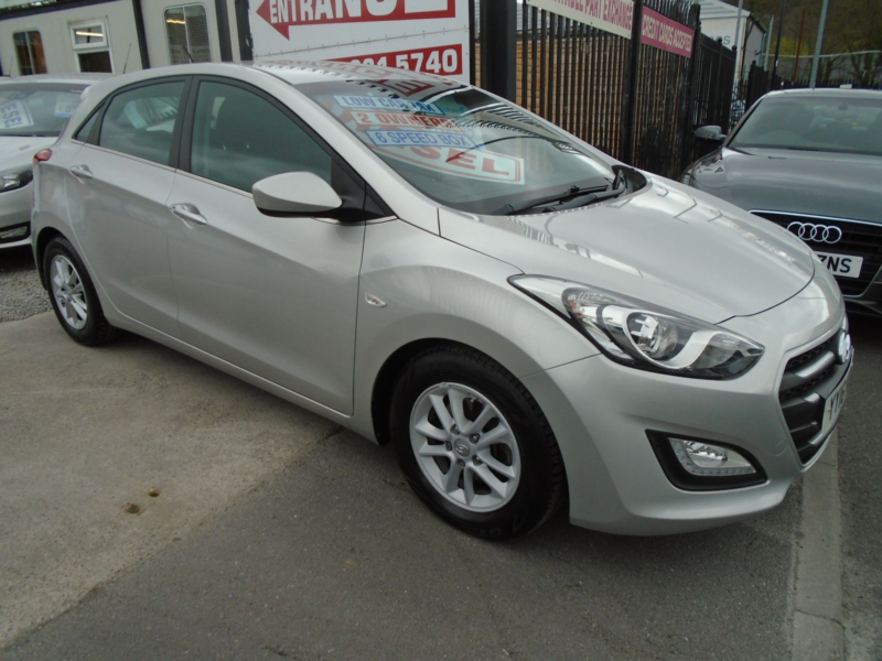 2016 Hyundai I30 1.6 Crdi Blue Drive Se Hatchback 5dr Diesel Manual Euro 6 (s/s) (110 Ps) in Silver — image 1