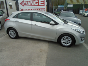 2016 Hyundai I30 1.6 Crdi Blue Drive Se Hatchback 5dr Diesel Manual Euro 6 (s/s) (110 Ps) in Silver — image 2