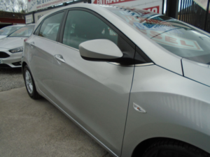 2016 Hyundai I30 1.6 Crdi Blue Drive Se Hatchback 5dr Diesel Manual Euro 6 (s/s) (110 Ps) in Silver — image 4