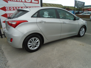 2016 Hyundai I30 1.6 Crdi Blue Drive Se Hatchback 5dr Diesel Manual Euro 6 (s/s) (110 Ps) in Silver — image 5