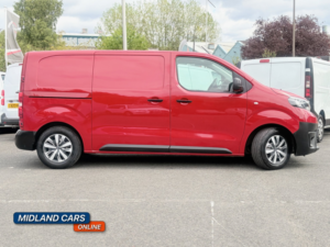 2023 Toyota Proace 1.5 D Active in Red — image 4