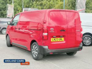 2023 Toyota Proace 1.5 D Active in Red — image 6