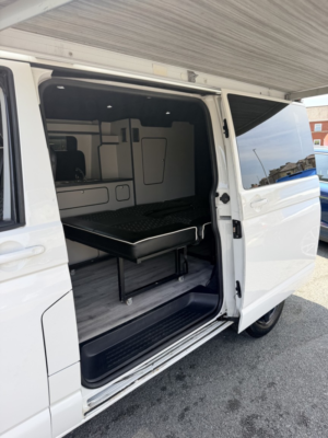 2016 Volkswagen Transporter 2.0 Tdi T28 Bluemotion Tech Startline in White — image 3