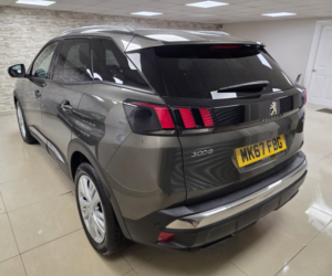 2017 Peugeot 3008 1.2 Puretech Allure SUV 5dr Petrol Manual Euro 6 (s/s) (130 Ps) in Grey — image 4