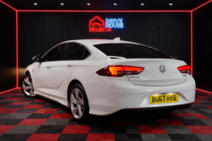 2017 Vauxhall Insignia 1.5 I Turbo Sri Vx Line Nav in White — image 2