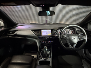 2017 Vauxhall Insignia 1.5 I Turbo Sri Vx Line Nav in White — image 3