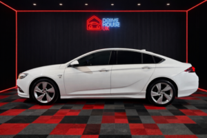 2017 Vauxhall Insignia 1.5 I Turbo Sri Vx Line Nav in White — image 5
