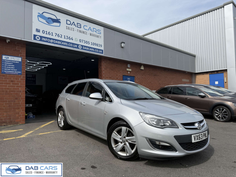 2013 Vauxhall Astra 2.0 Astra Sri Cdti Auto 5dr in Silver — image 1