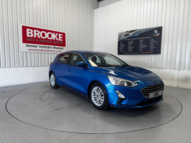 2018 Ford Focus 1.0t Ecoboost Titanium Euro 6 (s/s) 5dr in Blue — image 1
