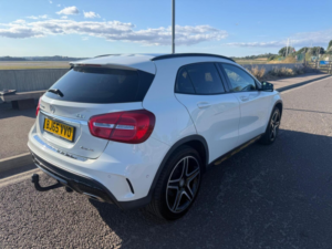 2015 Mercedes-Benz Gla 2.1 Gla220d Amg Line (premium Plus) 7g-Dct 4matic Euro 6 (s/s) 5dr in White — image 3