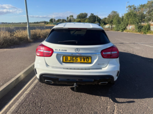 2015 Mercedes-Benz Gla 2.1 Gla220d Amg Line (premium Plus) 7g-Dct 4matic Euro 6 (s/s) 5dr in White — image 4