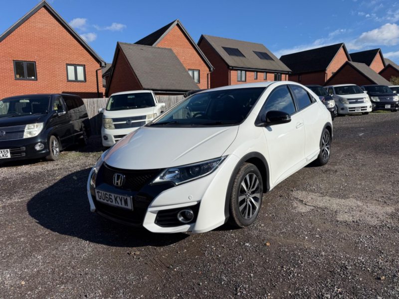 2016 Honda Civic 1.6 I-Dtec Se Plus (navi) Euro 5 (s/s) 5dr in White — image 1