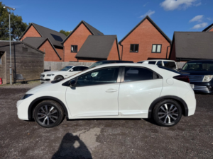 2016 Honda Civic 1.6 I-Dtec Se Plus (navi) Euro 5 (s/s) 5dr in White — image 2