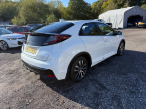 2016 Honda Civic 1.6 I-Dtec Se Plus (navi) Euro 5 (s/s) 5dr in White — image 5