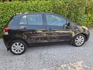 2011 Toyota Yaris 1.3 Dual Vvt-I T Spirit in Black — image 5