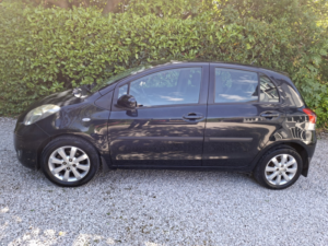 2011 Toyota Yaris 1.3 Dual Vvt-I T Spirit in Black — image 6