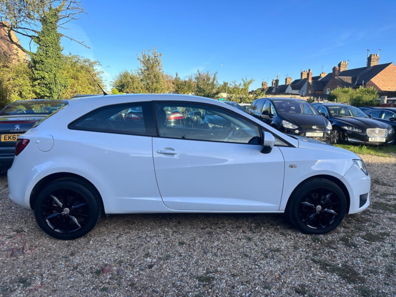 2013 SEAT Ibiza 1.6 Tdi Cr Fr in White — image 1