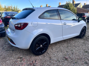 2013 SEAT Ibiza 1.6 Tdi Cr Fr in White — image 4