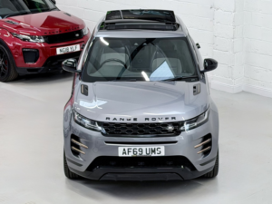 2019 Land Rover Range Rover Evoque 2.0 D180 R-Dynamic Se in Grey — image 4