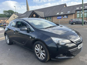 2013 Vauxhall Astra Gtc 2.0 Cdti Sri in Black — image 2
