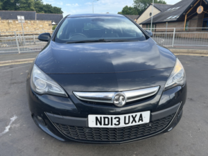 2013 Vauxhall Astra Gtc 2.0 Cdti Sri in Black — image 3