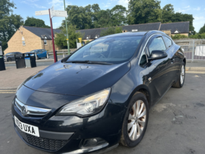 2013 Vauxhall Astra Gtc 2.0 Cdti Sri in Black — image 4