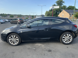 2013 Vauxhall Astra Gtc 2.0 Cdti Sri in Black — image 5