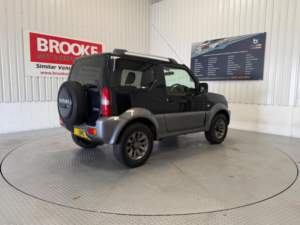 2016 Suzuki Jimny 1.3 Vvt Sz4 4WD Euro 6 3dr in Black — image 4