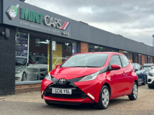 2016 Toyota Aygo 1.0 Vvt-I X-Play in Red — image 3