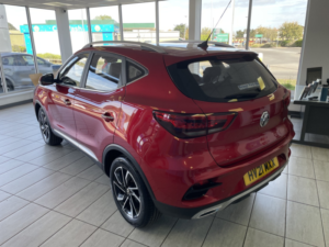 2021 MG MG Zs 1.0 T-Gdi Exclusive in Red — image 4