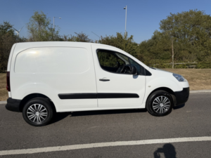 2014 Peugeot Partner 1.6 Hdi 850 Professional in White — image 2