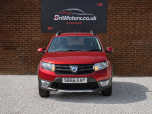 2016 Dacia Sandero Stepway 0.9 Stepway Laureate Tce 90 in Red — image 3