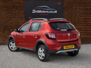 2016 Dacia Sandero Stepway 0.9 Stepway Laureate Tce 90 in Red — image 6