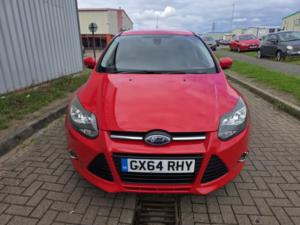 2014 Ford Focus 1.0 T Ecoboost Zetec Navigator in Red — image 4