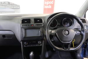 2016 Volkswagen Polo 1.2 Tsi Bluemotion in Blue — image 2