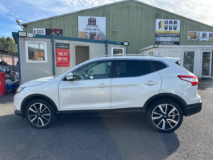 2016 Nissan Qashqai 1.5 Dci Tekna 2WD Euro 6 (s/s) 5dr in White — image 5