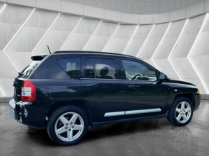 2009 Jeep Compass 2.4 Limited CVT 4WD Euro 4 5dr in Black — image 6