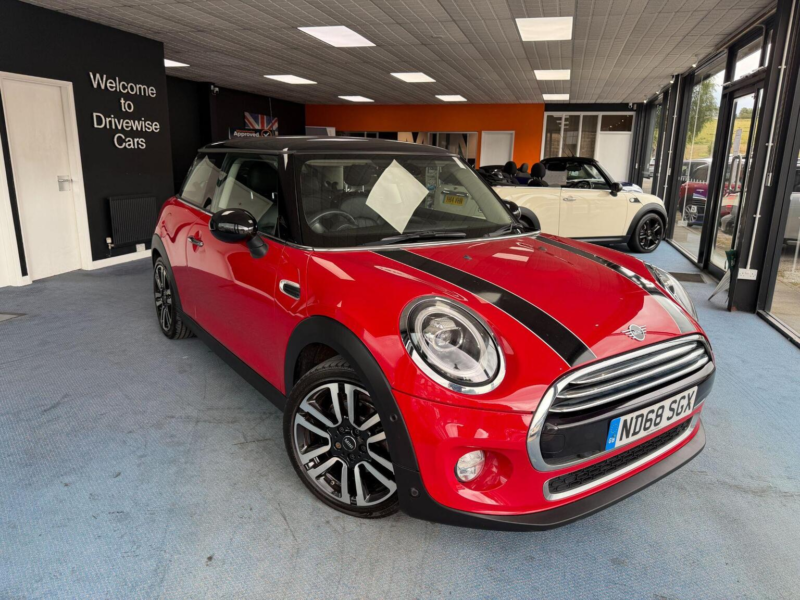 2018 MINI Hatch 1.5 Cooper Exclusive Euro 6 (s/s) 3dr in Red — image 1