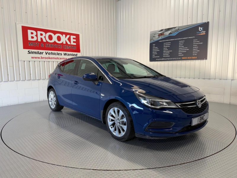 2018 Vauxhall Astra 1.4i Turbo Se Euro 6 5dr in Blue — image 1