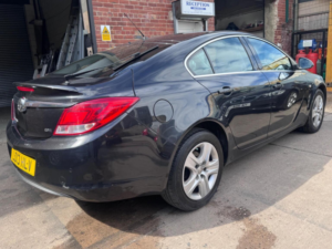 2013 Vauxhall Insignia 2.0 Cdti Exclusiv Auto Euro 5 5dr in Black — image 2