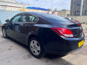 2013 Vauxhall Insignia 2.0 Cdti Exclusiv Auto Euro 5 5dr in Black — image 3