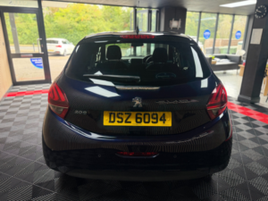 2019 Peugeot 208 1.2 Puretech Signature Hatchback 5dr Petrol Manual Euro 6 (s/s) (82 Ps) in Blue — image 4